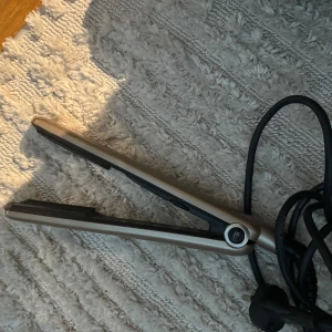 Volumaster Björn Axén tools  - Volumaster professional från OBH nordica, Björn Axén volymtång.  Knappt använd. 