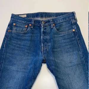 Levis 501 - Köpte precis dessa men de var några storlekar för små, så säljer därför vidare.