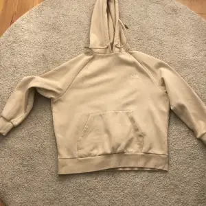 En hoodie från ICIW💕 säljer pga att jag aldrig använder den, den är nytvättad!