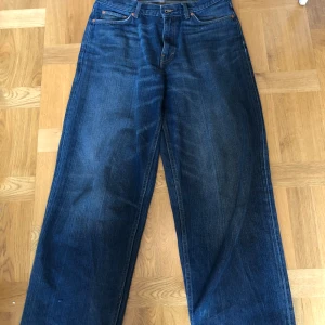 Weelday rail loose jeans - Waist 30 lenght 100 cm avklippta( se bild)