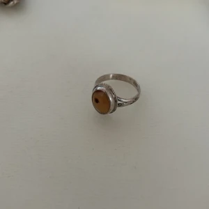 Silverring med sten - 925 silverring med sten, 2cm bred