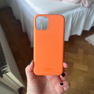 Holdit skal, iPhone 11 pro - Skal från Holdit, till iPhone 11 pro. Använd, men annars i bra skick. 