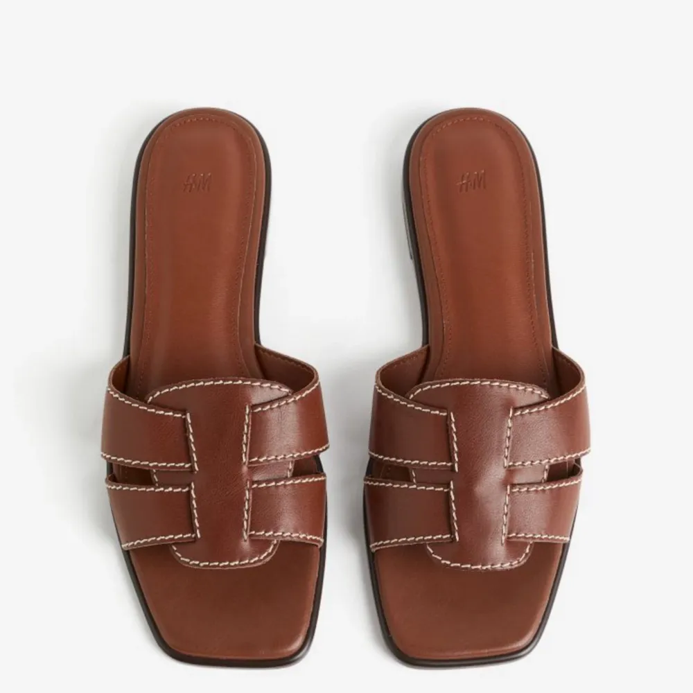 H&M sandaler i storlek 40. Aldrig använd a med prislapp kvar. Köpa för 299kr och helt slutsålda på hemsidan.. Skor.