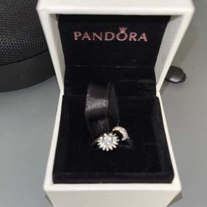 Riktigt fin Pandora ring till salu.  För fler bilder/frågor, så skriv!😊