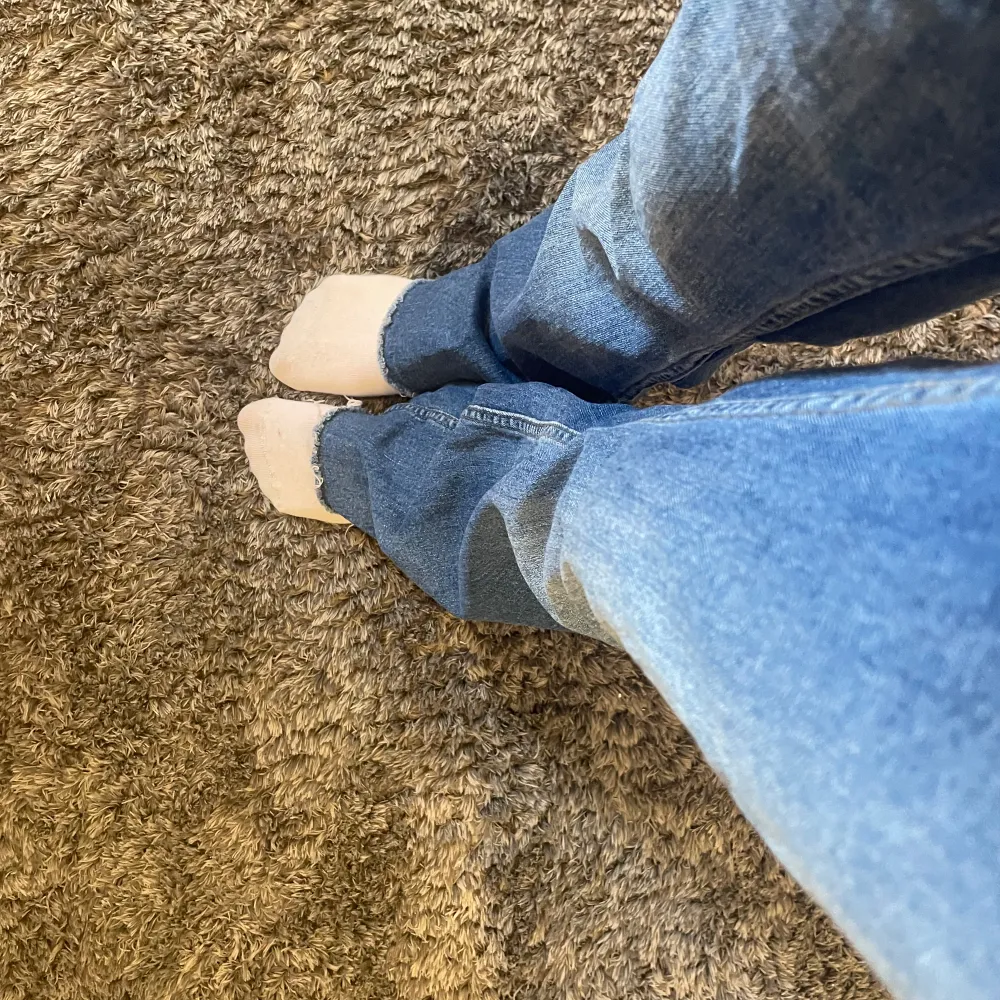 Mycket bra skick! Tyvärr är de för små för mig, jag har storlek xs/xxs i dam så dessa kanske är xsss i damavdelningen❤️. Jeans & Byxor.