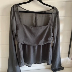 Blus - Topp från bikbok 