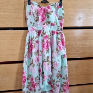 Sommarklänning  - Sommarklänning från bubbleroom. Superfin, i nyskick! 