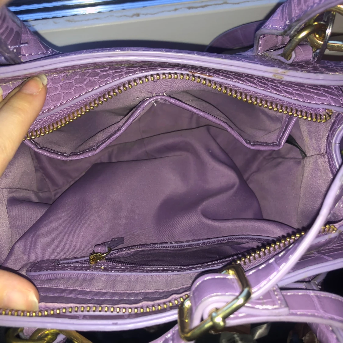 Säljer min lila dondonna väska  - 91