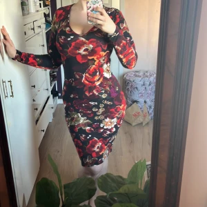 Klänning  - Helt ny