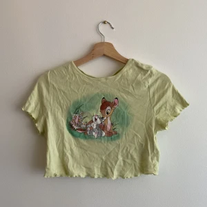 Kawaii topp - Bambi, disney, söt topp som inte kommer till användning. Står L men passar bättre s-m skulle jag säga 