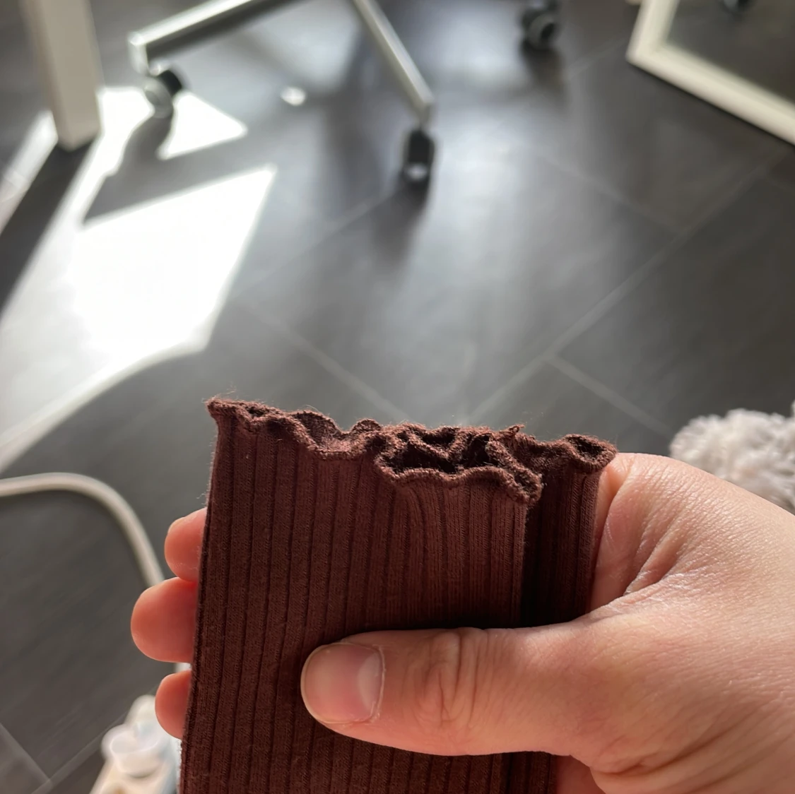 Brun V-ringad tröja med spets - 91