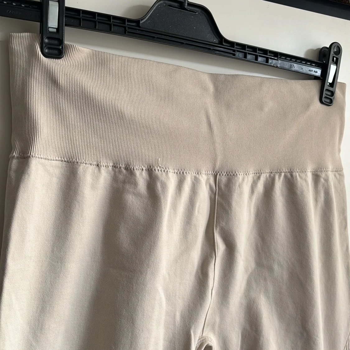 Beige träningsbyxor - 90