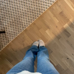 Jeans byxor   - Gant byxor köra för ett år sedan för 2000 säljer dom nu för 700 då jag inte använder dom. Ser helt nya ut 