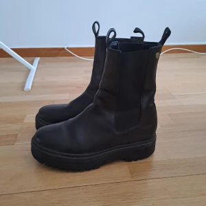 Copenhagen boots - Lätt använda stövlar utan märken, som är i toppskick. Äkta Läder. Nypris är ca 2500
