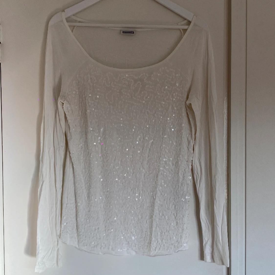 Vit långärmad tröja 