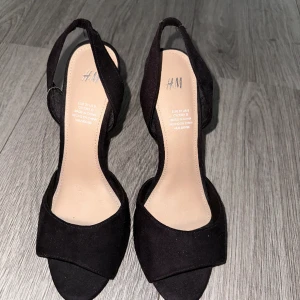 Hm klackskor  - Oanvända bara testade storlek 37 