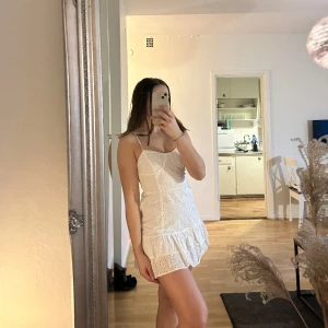 Klänning - Klänning som är använd vid 1 tillfälle. Liten i storlek. Bra skick