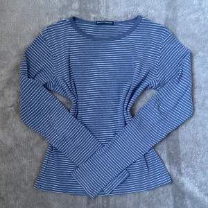 blå och vit randig långärmad tröja från brandy