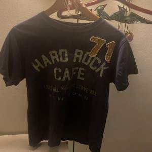 Hard rock café t-shirt