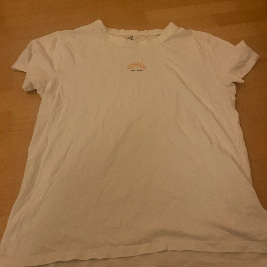 Vit tröja med tryck