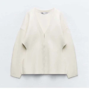 Cardigan  - Cardigan från Zara. Använd en gång❤️