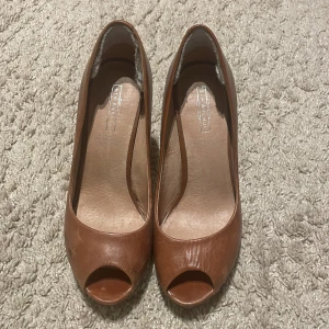 Klackskor 5th avenue  - Vintage med äkta läder! Säljs inte mer sä detta är en engång chans 🤍 i gott skick!