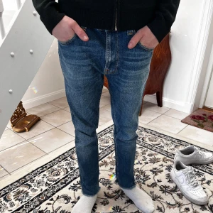 Nudie Jeans - Nudie Jeans, riktigt shysst fade.   Pris går självklarts att diskutera!