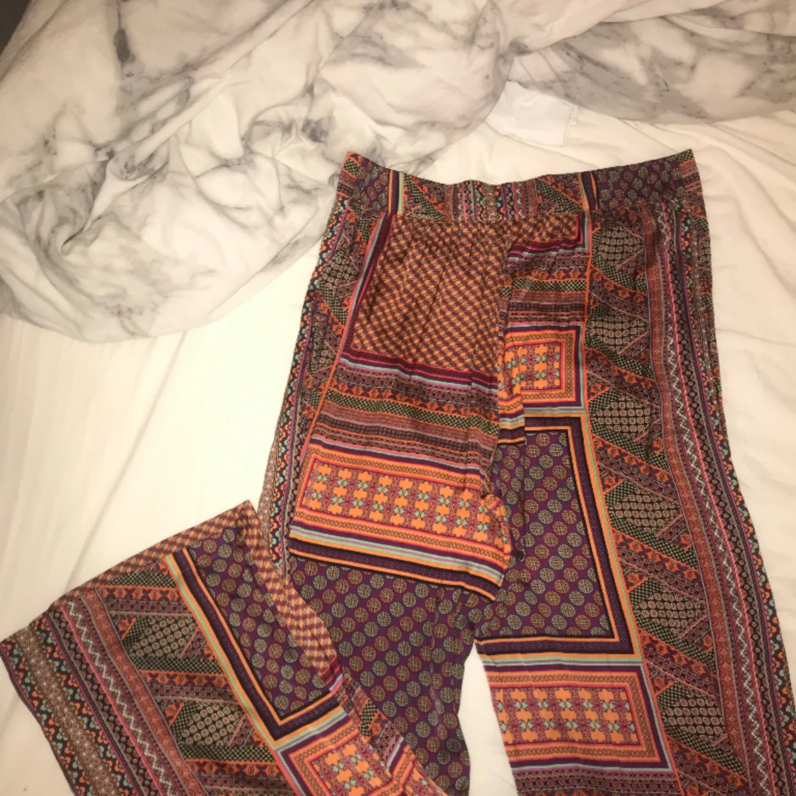 Oranga lösa byxor  - 90