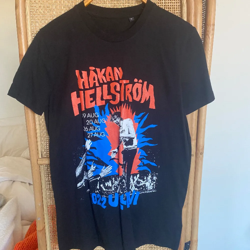 Håkan Hellström t-tröja. Storlek S, fint skick. 200 kr.. T-shirts.