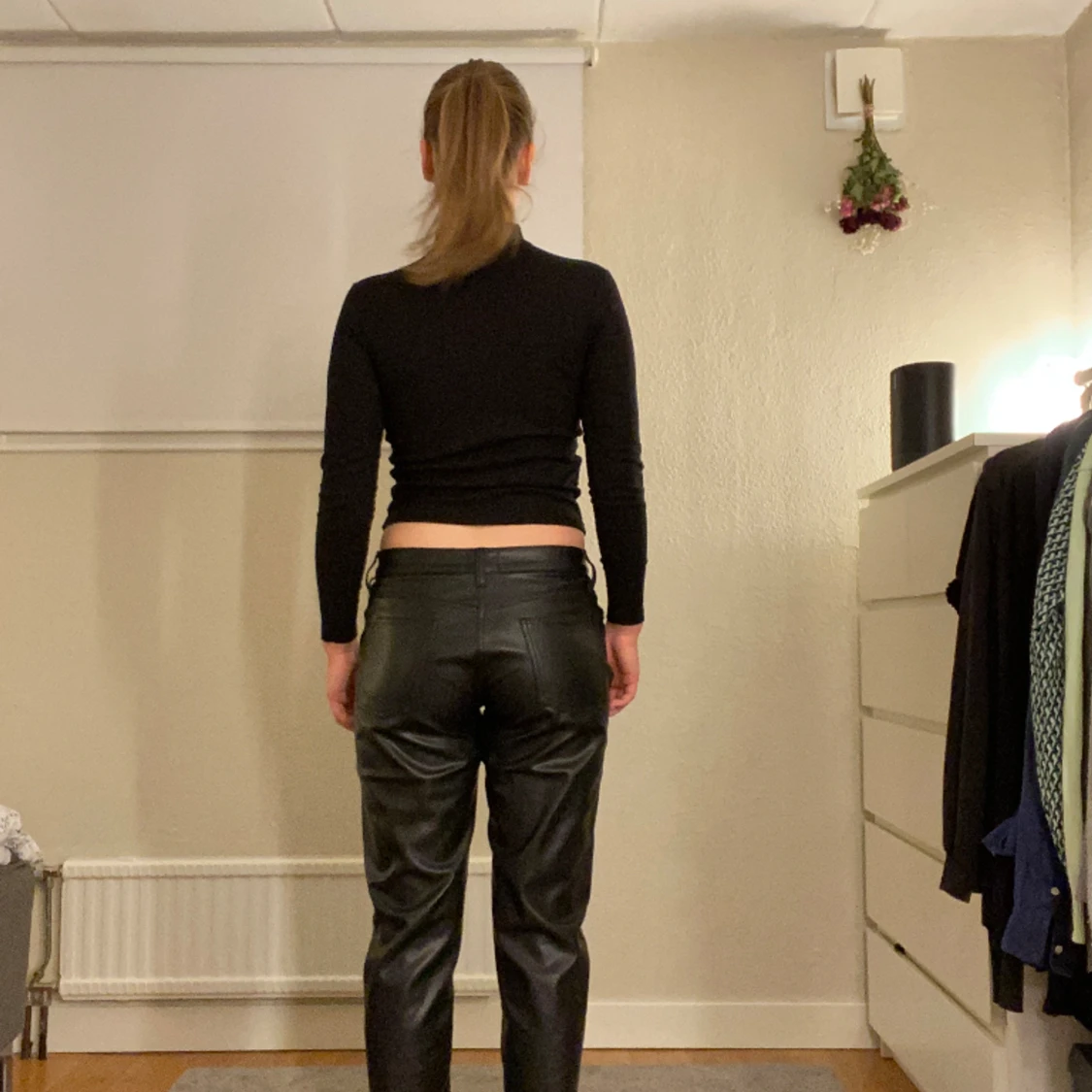 Svart ribbad polotröja från lager 157 - 90