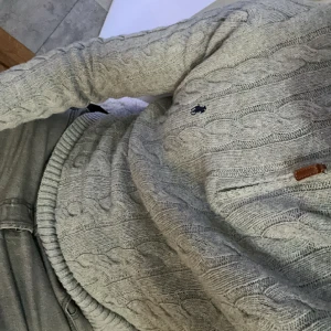 Ralph Lauren half zip - Halz zip ifrån ralph lauren, bra skick, använd ett fåtal gånger. Nypris: 2199. Mitt pris: 1199 men kan diskuteras vid snabb affär.