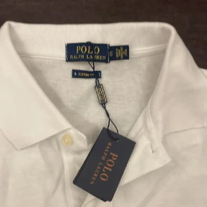 Vit piké tröja Ralph lauren  - Bra
