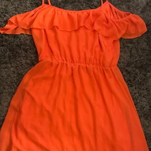 klänning - skön klänning aldrig använd