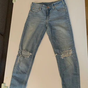 Low waist Jeans Acne - Jeans från Acne som är lågmidjade. 
