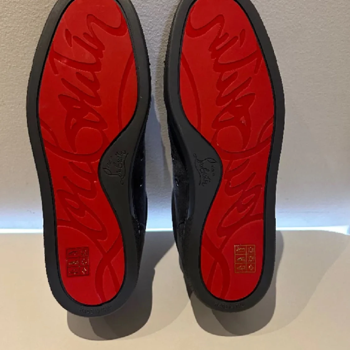  Christian Louboutin  - 90