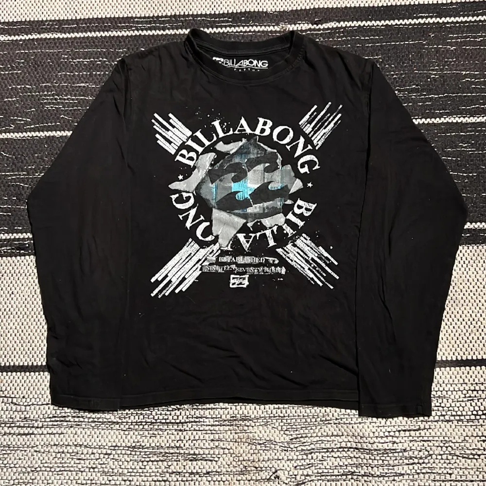 As fet billabong longsleeve😈😈🙏pm för mått🗣️🚳. Skjortor.