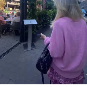 Stickad tröja  - Jätte fin rosa stickad tröja💕fint skick och storlek xs💕