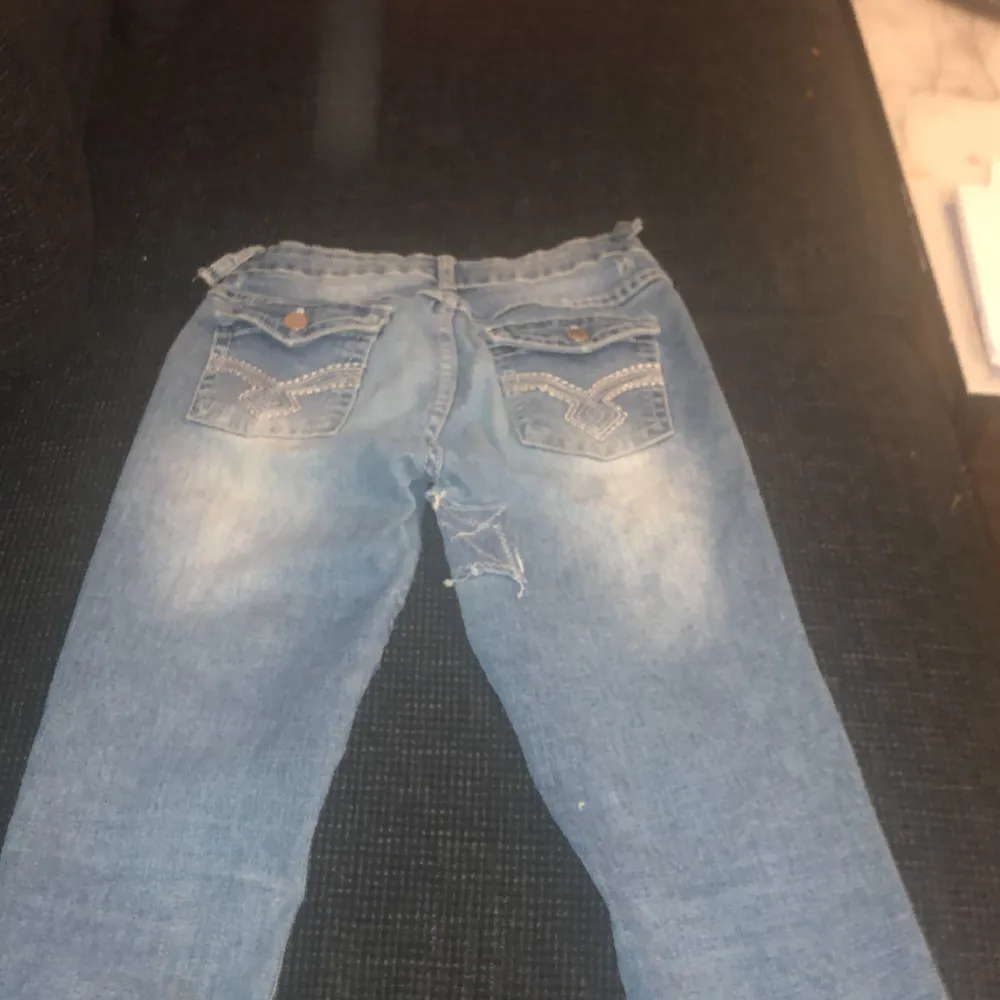 storleken är xs- s. Jeans & Byxor.