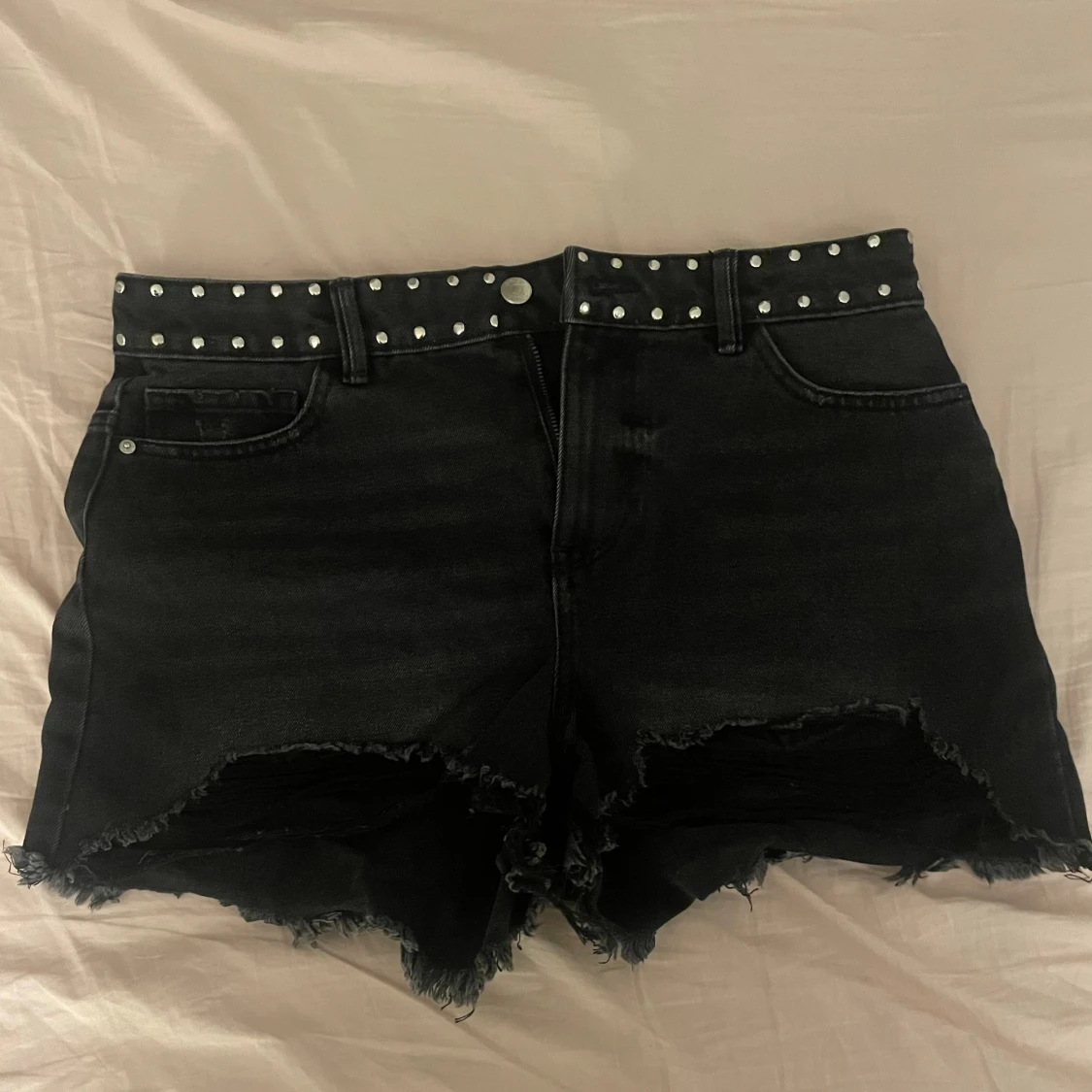 Only svarta stenade jeans shorts