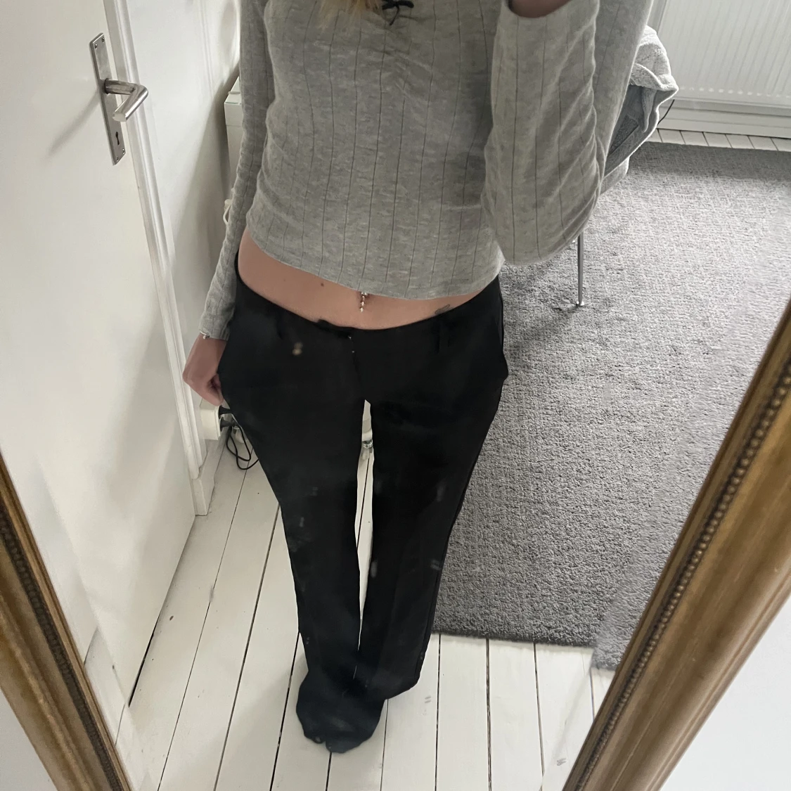 Bikbok vera lådmidjade kostymbyxor  - 91