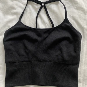Sport bh/topp Teveo - Oanvänd sport bh/topp från Teveo, prislapp kvar. Storlek S