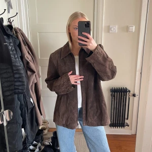 Jacka - Jacka köpt från Vinted som va lite stor på mig, endast testad. 