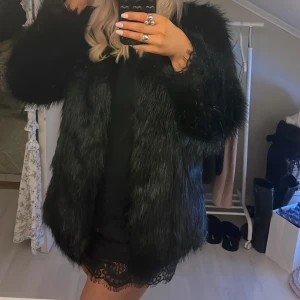Spetsklänning  - Super fin spetsklänning ifrån NLY trend, säljer då den inte längre kommer till användning tyvärr🖤