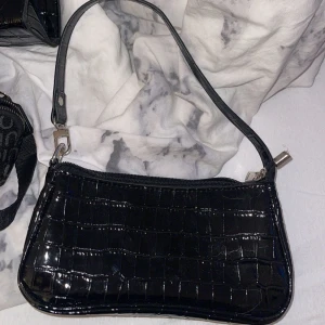 fin väska - Fin väska knappt använd😍