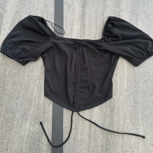 Topp Gina Tricot  - Använd få gånger 