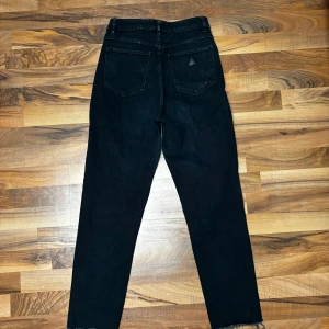 Momjeans från Abrand  - Svarta momjeans från Abrand jeans använda fåtal gånger 