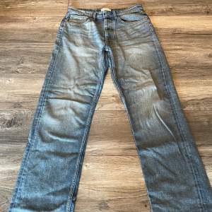 ASOS jeans med baggy passform Storlek 30x32 Bra skick 
