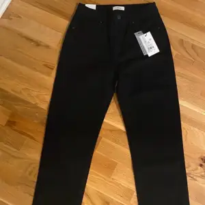 Svarta jeans från envii XS prislapp kvar! NYSKICK  High waist  Relaxed ben  Svarta  XS  NYSKICK  Kostade 700kr 