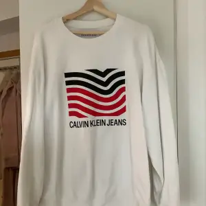 Säljer min tröja ifrån Calvin Klein. Har använt den några gånger men den är i bra skick