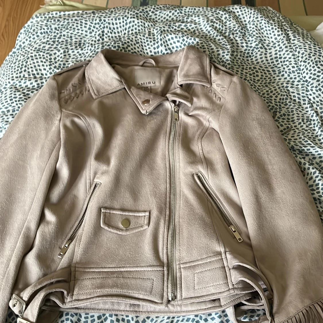 Beige jacka från Amisu